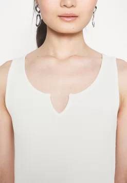 Top - Off-White 9 Top - Off-White -Anna Field 22d8677c3bc7490f80632f09bb34cfa6 scaled