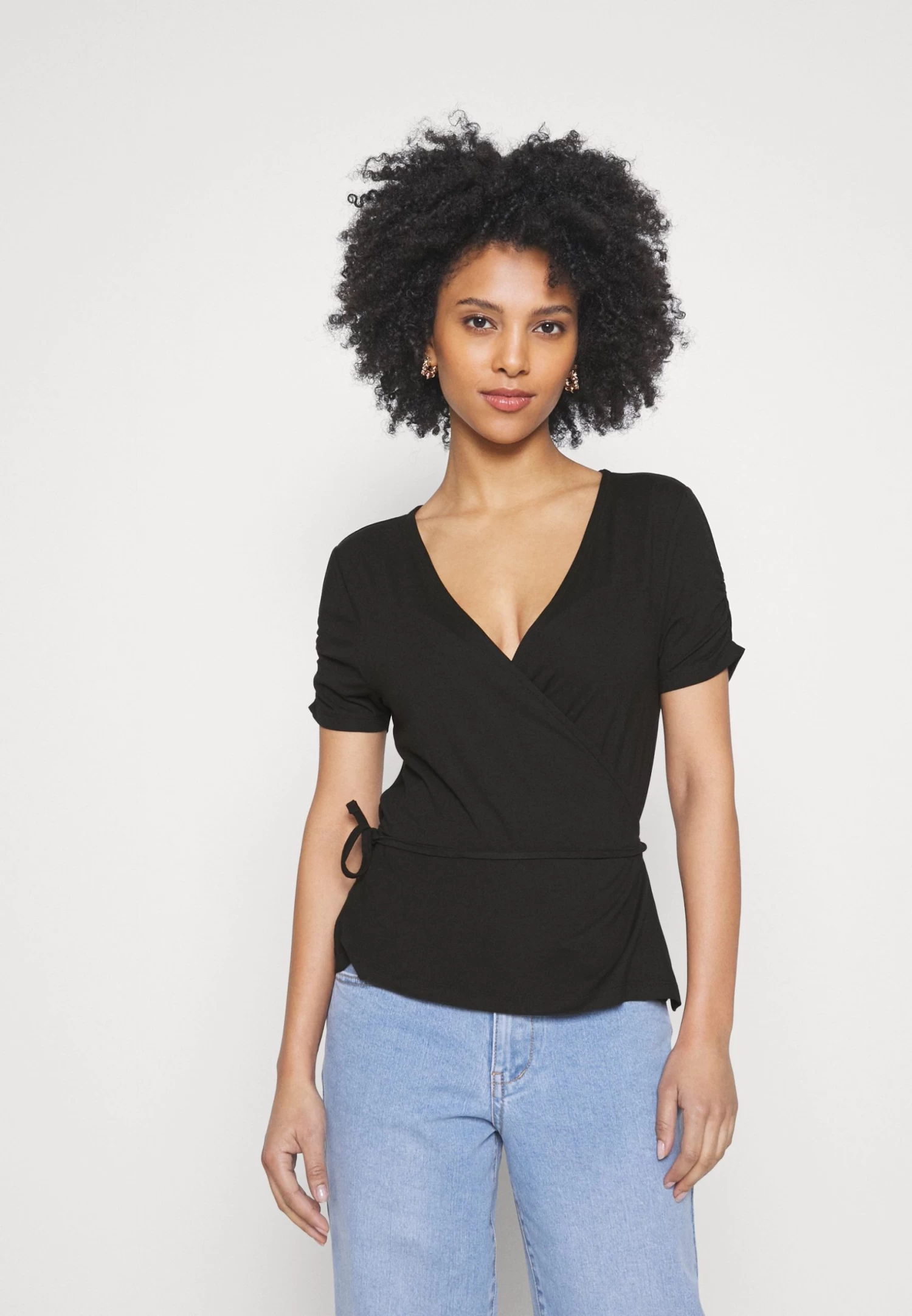 T-Shirt Basic - Black 1 T-Shirt Basic - Black