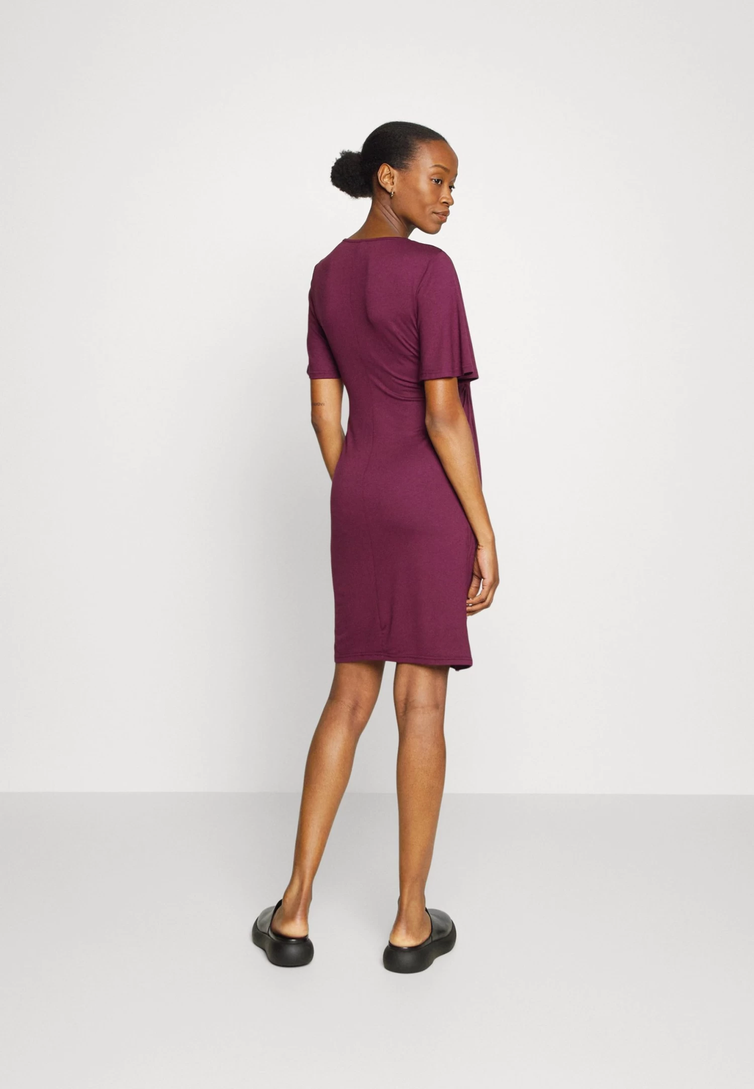 Sleeves Mini Dress- Jerseyjurk - Purple 3 Sleeves Mini Dress- Jerseyjurk - Purple - Afbeelding 3