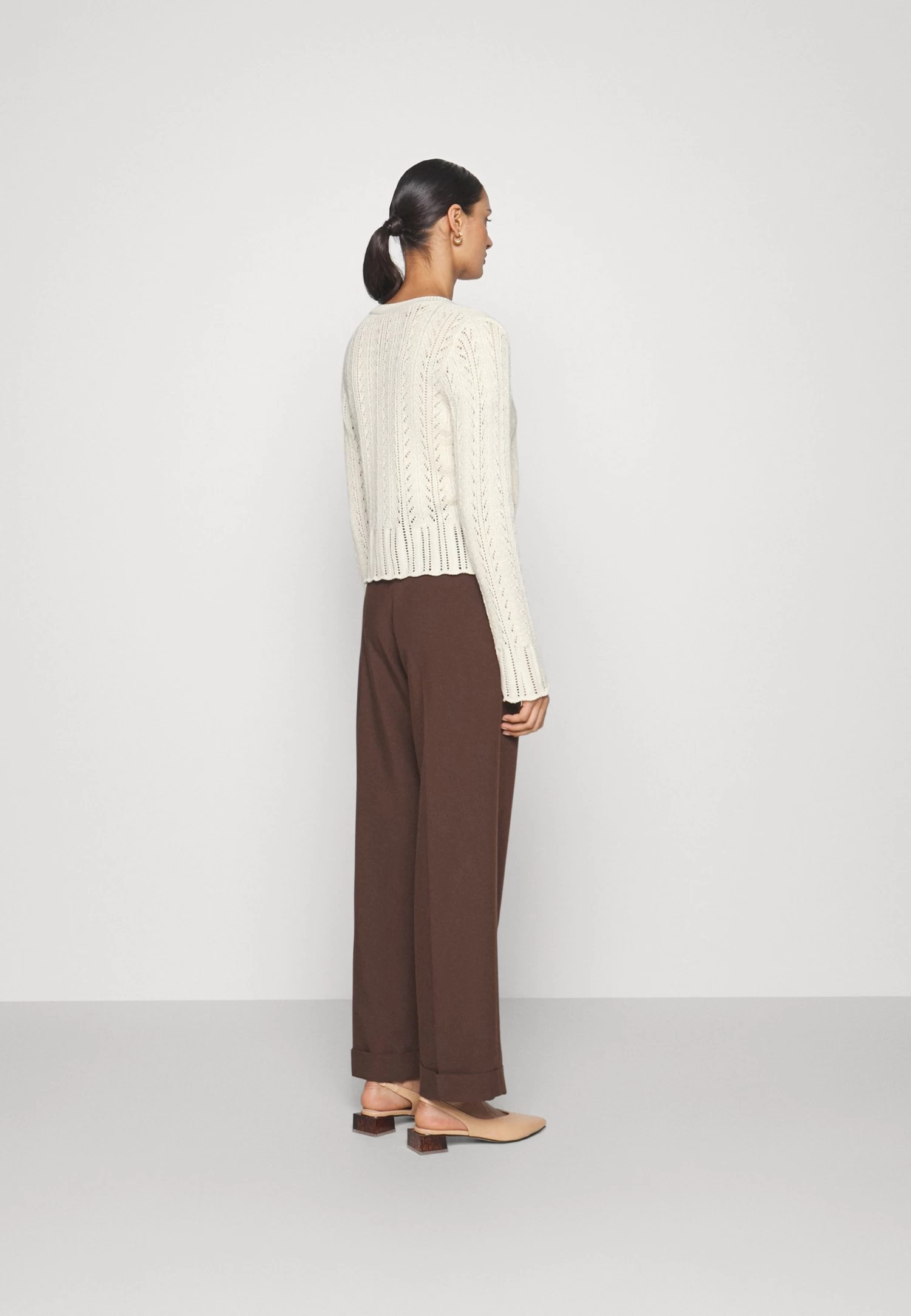 Anna Field Pointelle Bolero - Vest -Offwhite 3 Anna Field Pointelle Bolero - Vest -Offwhite - Afbeelding 3