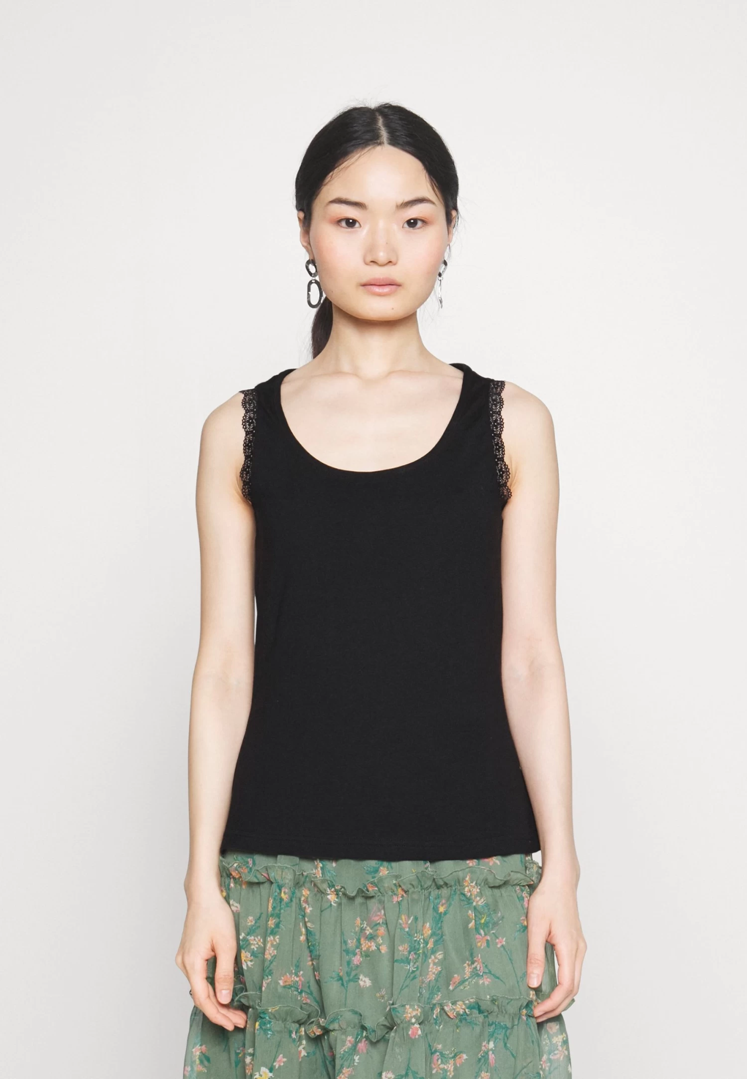 Top - Black 1 Top - Black