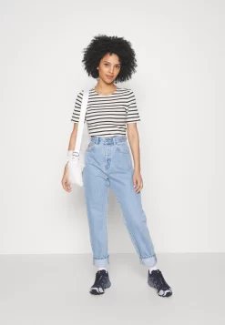 Anna Field -Anna Field 5f2d7b6887fe4829bf164a7f0ac20d5a scaled