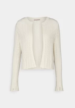 Anna Field Pointelle Bolero - Vest -Offwhite 12 Anna Field Pointelle Bolero - Vest -Offwhite -Anna Field 80fd271f0511419498190fbbf73f190d scaled
