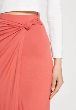 Anna Field Front Knot Midi Skirt - Kokerrok - Red -Anna Field 8784cdb6b86e44abb7ae439b3fd2e08a scaled