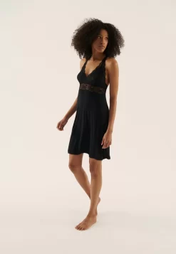 Anna Field -Anna Field 878b25d4229049d0906a8cd8ff5e5e19 scaled