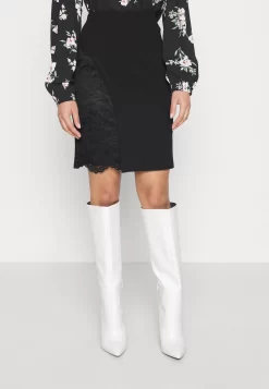 Anna Field 26 Panel Asymmetric- Minirok - Black