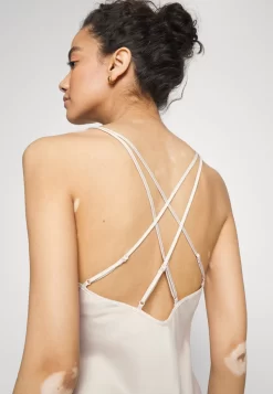 Anna Field Bridal Nightie / 003 - Off-White - Nachtjapon - 003 - Off-White -Anna Field 9c3870beb15a4e44a97686ec673230cd scaled