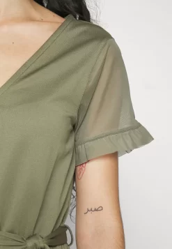 Jerseyjurk - Olive 9 Jerseyjurk - Olive -Anna Field a6768cd7c3fd4380bf232c53cbb8e53a scaled