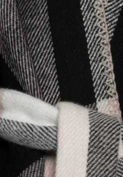 Anna Field Poncho - Black/White 5 Anna Field Poncho - Black/White -Anna Field acdcb6228802409186154190d6d39bbf scaled