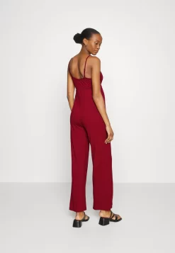 Strappy Drappy Cintered- Jumpsuit - Dark Red -Anna Field d7cda58085144bcabd572b4af95a1e81 scaled