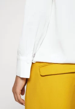 Blouse -Off-White 11 Blouse -Off-White -Anna Field ec7ba74ccc1845a7aaf5bdf432705ec1 scaled