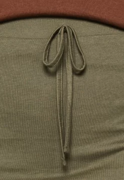 Anna Field Maxirok - Khaki 11 Anna Field Maxirok - Khaki -Anna Field f4e8773341ee4337b94e5c8d9069deea scaled