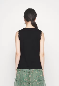 Top - Black 8 Top - Black -Anna Field fdae966226b44c22b656702db71f3721 scaled